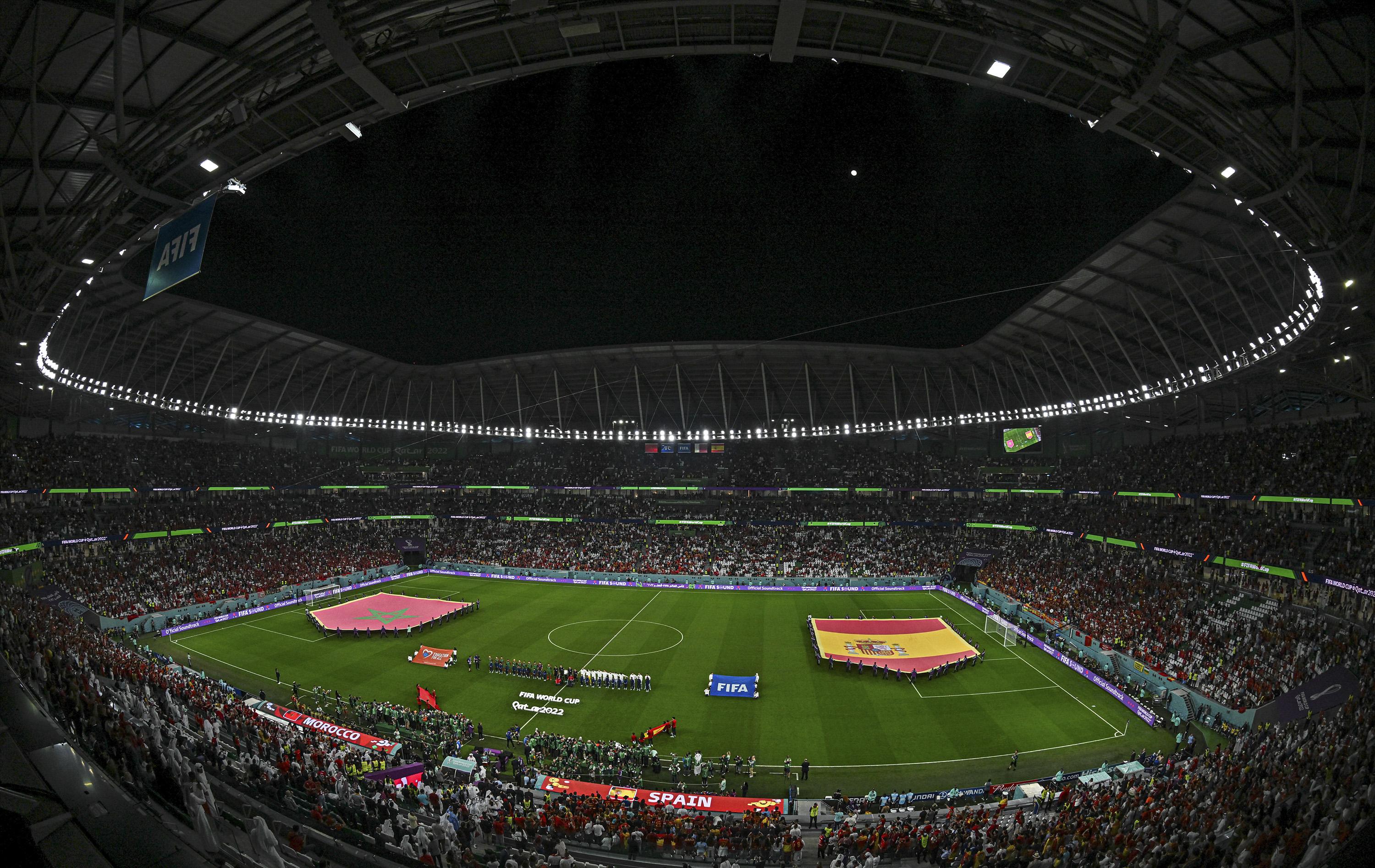 2022世界杯，西班牙与摩洛哥的激情碰撞—光影下的战术较量与文化交融，2022世界杯，西班牙与摩洛哥的激情碰撞——光影下的战术较量与文化交融
