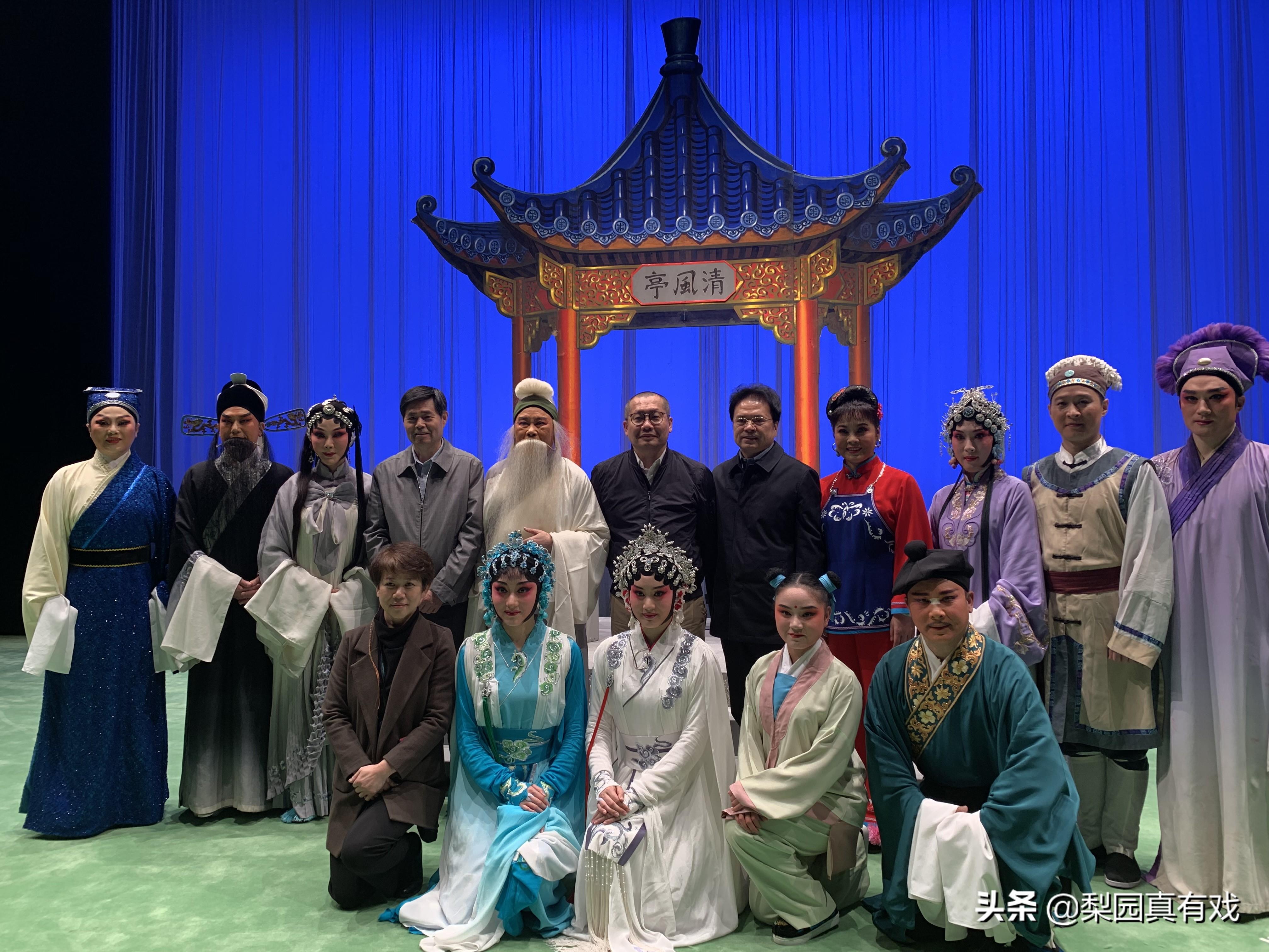 探索香港681路公交车的便捷之旅，最新路线一览表解析，681路公交车，探索香港便捷之旅的最新路线解析